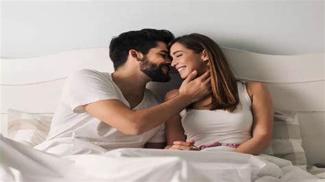 Foreplay Tips To Please Your Partner In Bed How To Create Intimacy And Build Anticipation