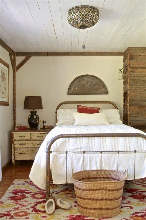 35 Cozy Farmhouse Master Bedroom Decorating Ideas Page 39 Of 39