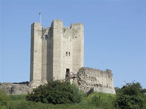 Conisbrough Castle Keep © Mike Smith Geograph Britain And Ireland