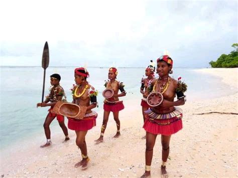 Pin By Kas Gaming Pog On Muscul Zulu Women Native People Papua New