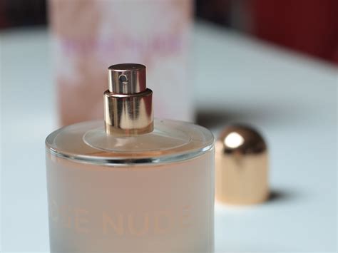 Perfume Rose Nude Colonia de olor intenso Caja de cartón Flickr
