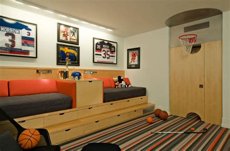 Find great deals on ebay for boys room decor sports. 47 Really Fun Sports Themed Bedroom Ideas | Home ...