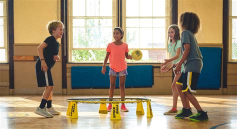 15 Best Group Games For Kids To Entertain Them