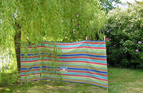 Colourful Striped Windbreak With 4 Poles And Bag Climbing The
