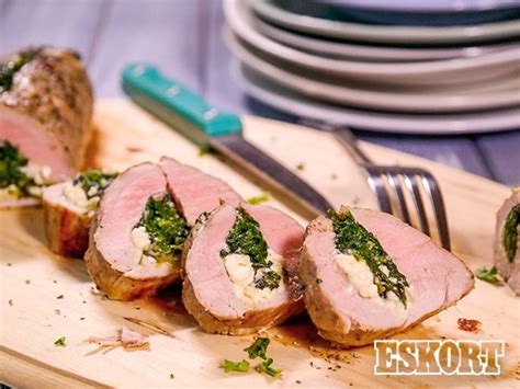 Before the pork fillet comes into the oven please sauté briefly… this gives the meat a roasted aroma and 500 g pork fillet. How Long To Oven Bake 500G Pork Fillet In Tinfoil - Thermomix Recipe Rolled Pork Loin With ...