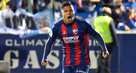 He plays as a striker. Cucho Hernández, en lista de promesas del fútbol de ...