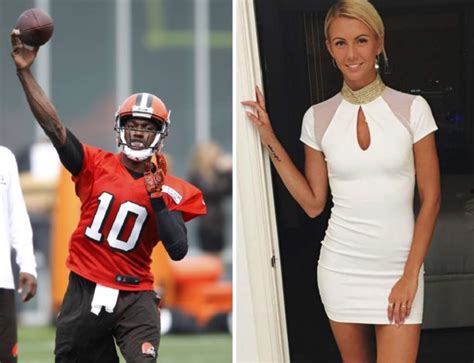 rg3 and his bae kissing at training camp ⋆ terez owens 1 sports gossip blog in the world