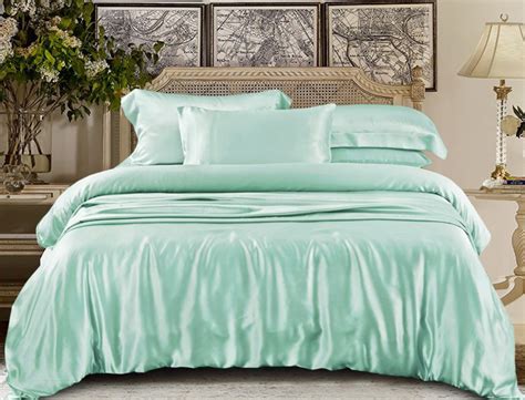 It is made of high quality microfiber material that will last for years to come. Advantages of Silk Bedding Sets