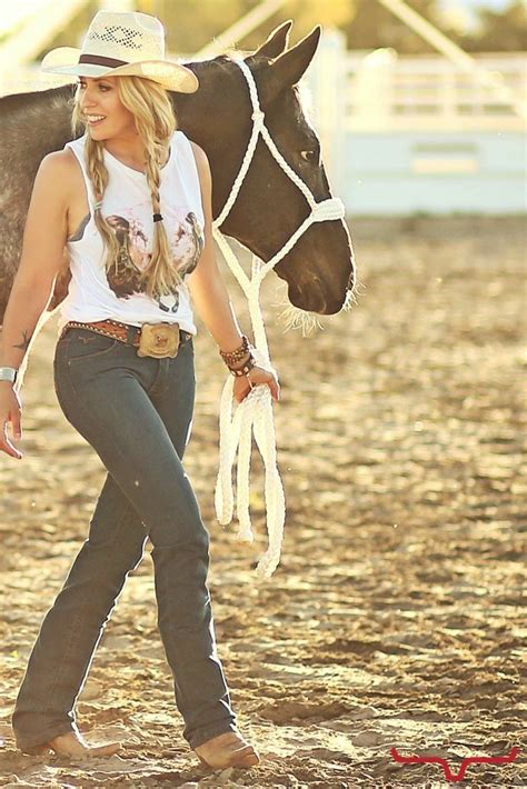 Pin By Kimberly V On Cowgirl Cowgirl Outfits Rodeo Outfits Country