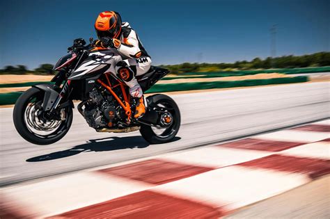 2019 KTM 1290 Super Duke R Guide Total Motorcycle