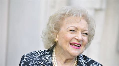 How Betty White Is Celebrating Her 99th Birthday In Quarantine Cnn