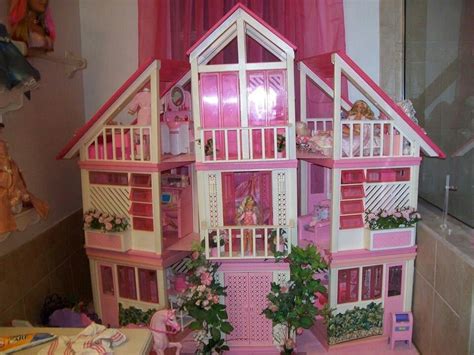 I Had This In The Late 80s Barbies Malibu Dream House Barbie Dream