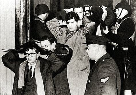 Dependiendo de la misma, deberán de ser más ligeras, más resistentes, más o menos amplias. Bastones Largos