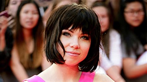 Want Carly Rae Jepsens Bangs Heres How To Get Them Allure