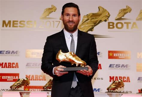 Lionel Messi Wins Record Fifth Golden Shoe Award | Soccer Cleats 101