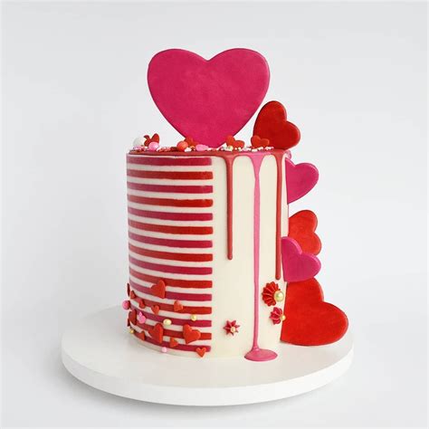 Cake Decorating Designs Cake Decorating Techniques Beautiful Cakes Amazing Cakes Heart Shape