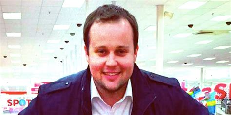 josh duggar grins as he leaves court despite judge refusing to dismiss his case report raw