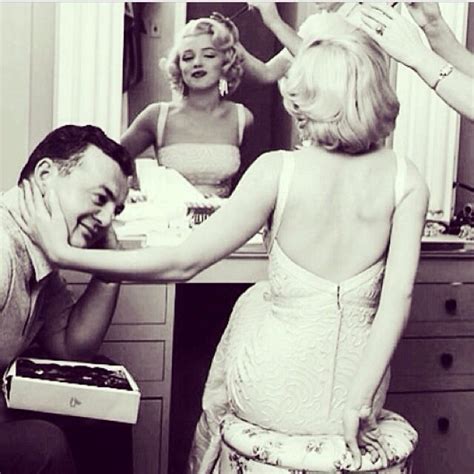 Marilyn Monroe Getting Her Hair Done Photoshoot Marilyn Monroe