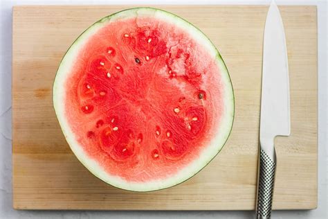 How To Cut A Watermelon Into Cubes And Slices Easy Healthy Meal Ideas