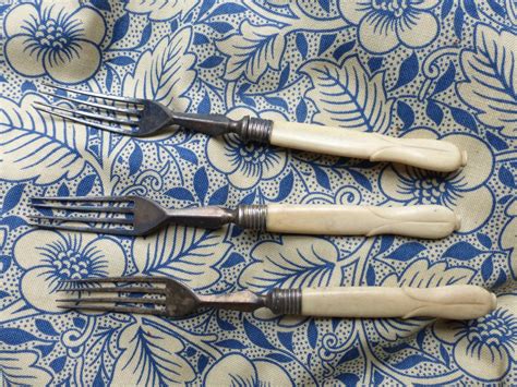 Three Antique Early 1800s Bone Handled Forks Etsy Antiques Etsy