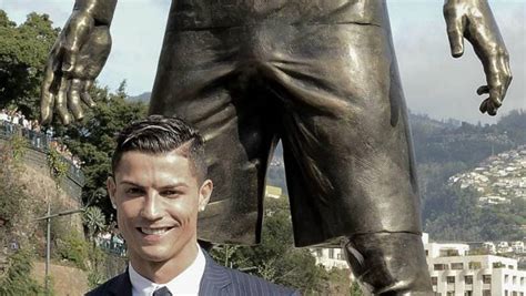 Emanuel santos's original statue sparked a wave. Ronaldo Has A New Statue. And Something Is In Its Pocket ...