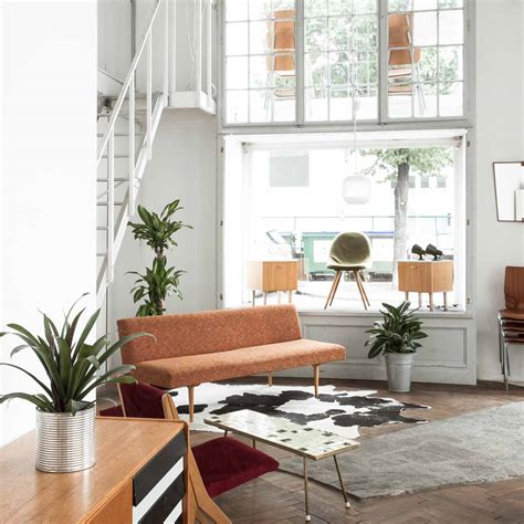 We stand for reliability, professionalism and absolute commitment to our lessees and lessors. Vintage Möbel bei Die Wohnung in Mariahilf - Wien | CREME ...