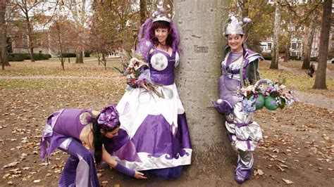 The Ecosexuals Celebrate Happy Weddings With The Earth The Limited