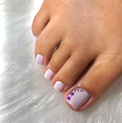 25 Pretty Pedicure Designs And Trends 2022 Butterfly And Rhinestones
