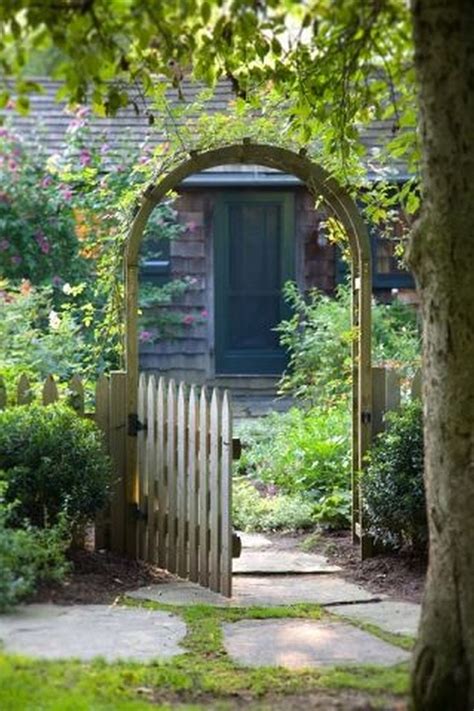 Beautiful And Elegant Rustic Garden Gate Ideas You Should Know