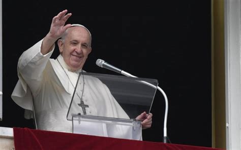 Secondo un sondaggio anche il 74% dei non credenti nutre speranza in lui. Oggi Papa Francesco compie 84 anni. Gli auguri di compleanno di Conte