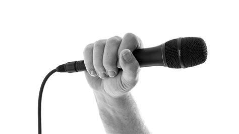 How To Hold A Microphone