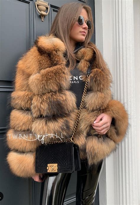 Pin By Chris Natural On Other Fur Fur Fashion Fashion Coat