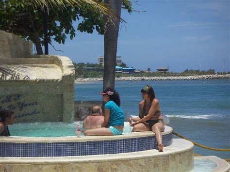vip beach hotpool facing ocean world picture of the crown villas at lifestyle holidays