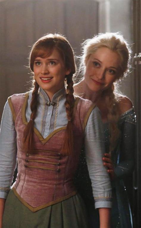 get your first look at elizabeth lail on once upon a time as frozen s anna e news