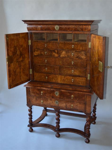 ANTIQUE QUEEN ANNE SMALL SIZE BURR WALNUT CABINET ON STAND