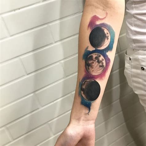 44 Mystical Moon Tattoo Designs And Meanings Tattoobloq Moon Tattoo