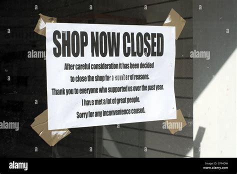 Shop Closing Down Notice In Shop Window Stock Photo Alamy