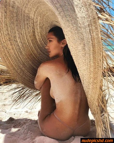 Bella Hadid Topless Beach Nude Leaked Porn Photo Nudepicshd