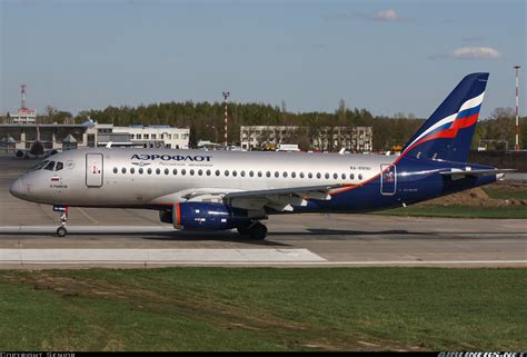 Sukhoi Ssj 100 95b Superjet 100 Rrj 95b Aeroflot Russian Airlines