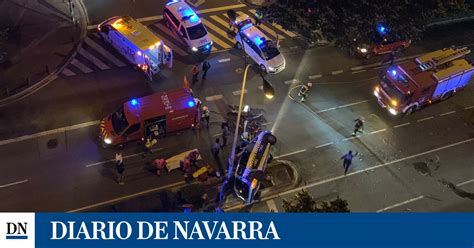 Dos policías municipales de Pamplona heridos tras chocar con un taxi