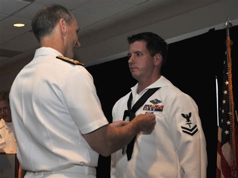 Wounded Corpsman Earns Silver Star