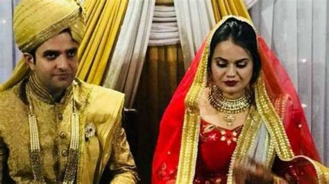 two ias toppers tina dabi athar amir ul shafi from kashmir valley ties nuptial knot live