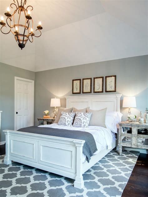 Hgtv Small Bedroom Makeovers Design Corral