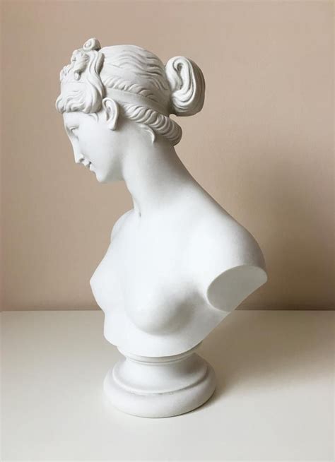 Venus Bust Sculpture Venus With The Apple By Thorvaldsen Etsy Greek Statues Ancient Statues