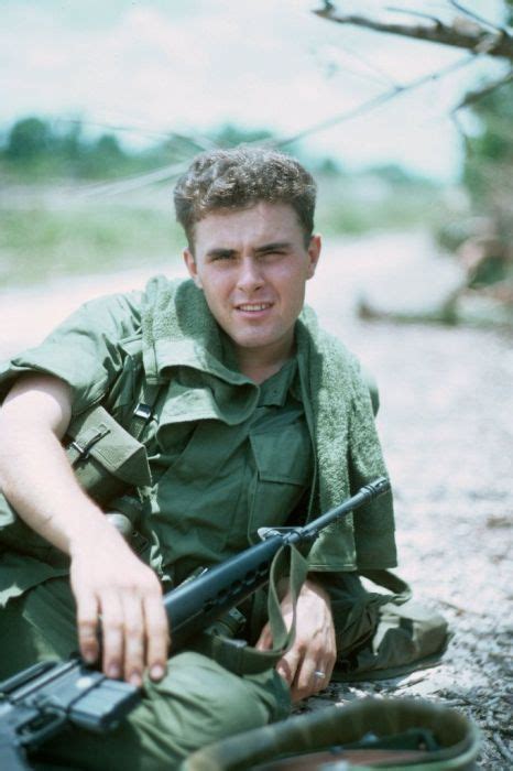 Photos That Show The Daily Life Of A Vietnam War Veteran 28 Pics