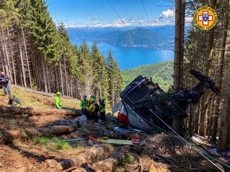 Video Funivia Mottarone Funivia Del Mottarone La Fune Si Spezza E La Cabina Sardegna La