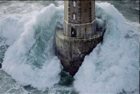 La Jument Par Jean Guichard Art Sur Toile Huge Waves Lighthouse