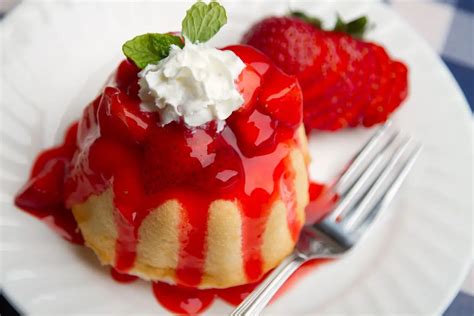 8 amazing paula deen strawberry shortcake recipes to try today women chefs