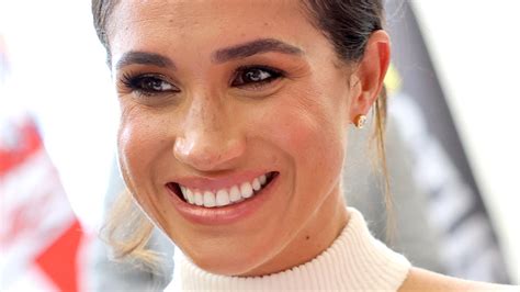 Meghan Markle Dons Princess Dianas Jewelry Ahead Of Controversial Series Premiere