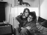 Bob Dylan and Suze Rotolo in their Greenwich Village apartment - 1961 ...